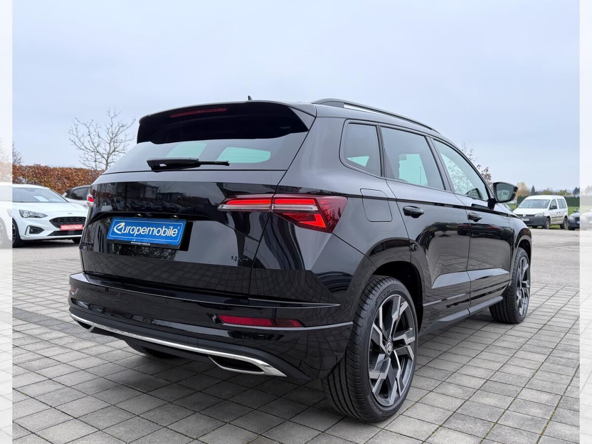 Skoda Karoq SPORTLINE 2026 1.5 TSI 110 kW DSG (UVP 52.160€/KW14/26) NAV/PANO/TRAVEL/CANTON/AHK/MATRIX/UVM.