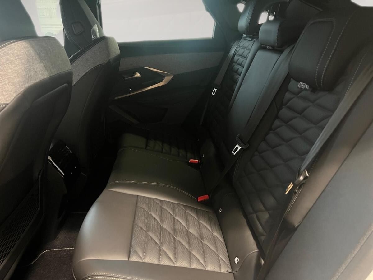 Peugeot 3008 GT Elektro Dualmotor 325 PS / Gewerbedeal / Sofort Verfügbar