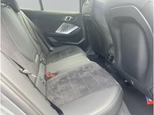 BMW 118 118d Hatch 396? netto/mtl*M Sportp.*Adapt. M Fahrw.*Adapt. LED*DAB*Kamera*Driving+Parking Assist.*