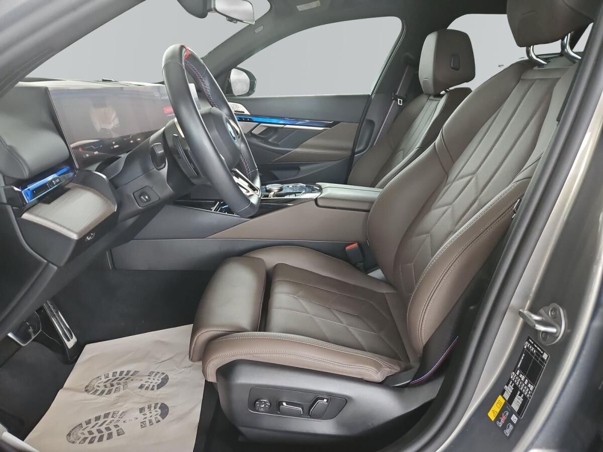 BMW i5 M60 xDrive Touring*638? Netto o. Anz*M Sport Pro*20 Zoll*B&W*AHK*Pano*