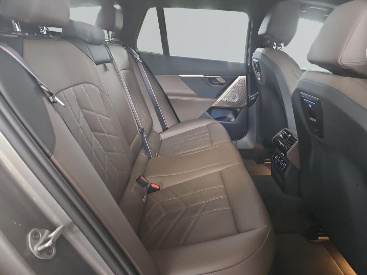 BMW i5 M60 xDrive Touring*638? Netto o. Anz*M Sport Pro*20 Zoll*B&W*AHK*Pano*