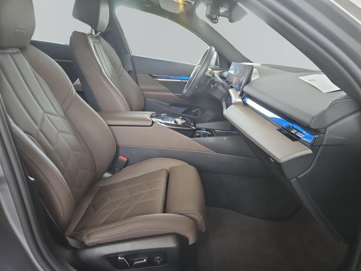 BMW i5 M60 xDrive Touring*638? Netto o. Anz*M Sport Pro*20 Zoll*B&W*AHK*Pano*