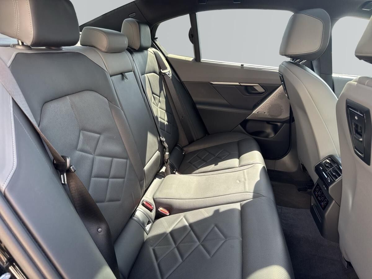 BMW i5 M60 xDrive Limousine 468? netto/mtl.*Pano*HiFi H&K*Head-Up*LED*DAB*Parkassist Prof*