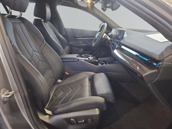 BMW 520 520i Touring 485? netto/mtl.*M Sportpaket*LC Prof.*HUD*H/K*DAB*AHK*Adapt.LED*Driving&Parking Assist.