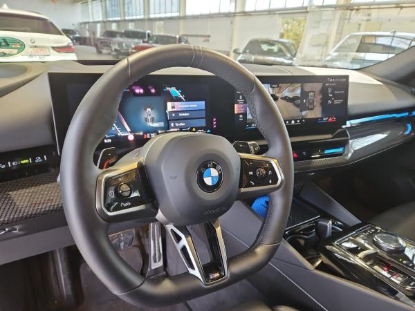 BMW 520 520i Touring 485? netto/mtl.*M Sportpaket*LC Prof.*HUD*H/K*DAB*AHK*Adapt.LED*Driving&Parking Assist.
