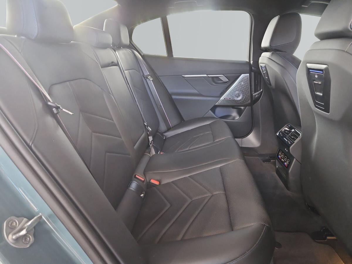 BMW i5 xDrive40 Limousine 515? netto/mtl.*M Sportpaket Pro*20 *LC Prof.*HUD*AHK*B&W*DAB*Adapt.LED*Adapt.Fah