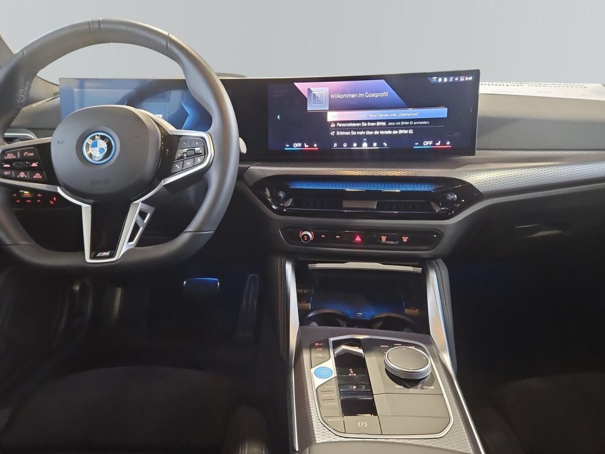 BMW i4 xDrive40 Gran Coupé 466? netto/mtl.*M Sportpaket*LC Prof.*HUD*HiFi*AHK*Adapt.LED*Driving Assist. Pro