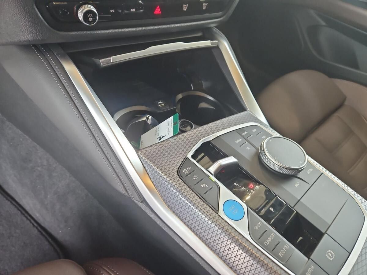 BMW i4 xDrive40 Gran Coupé 443? netto/mtl.*M Sportpaket Pro*19 *LC Prof.*HUD*AHK*H/K*DAB*Adapt.LED*Adapt. M