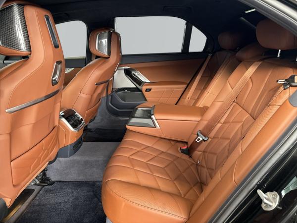 BMW i7 xDrive60 Limousine 804? netto/mtl.*M Sportpaket*Sky-Lounge*IconicGlow*DrivAProf*ParkAProf*Head-Up*Ma