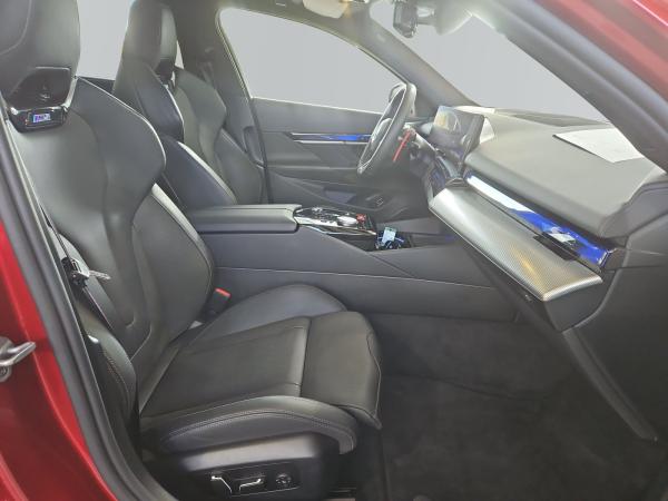 BMW M5 Limousine 1358? netto/mtl.*M Drive Prof.*LC Prof.*HUD*B&W*Pano*Driving Assist. Prof.*Parking Assist.