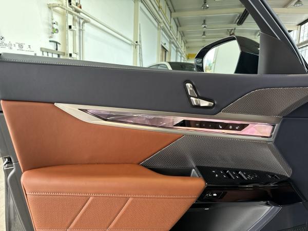 BMW i7 xDrive60 Limousine 804? netto/mtl.*M Sportpaket*Sky-Lounge*IconicGlow*DrivAProf*ParkAProf*Head-Up*Ma
