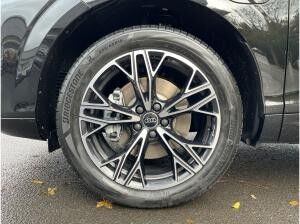 Audi Q3 S-Line e-hybrid S-tronic / Navi, Tech+, LED+