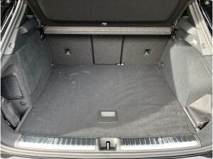 Audi Q3 S-Line e-hybrid S-tronic / Navi, Tech+, LED+