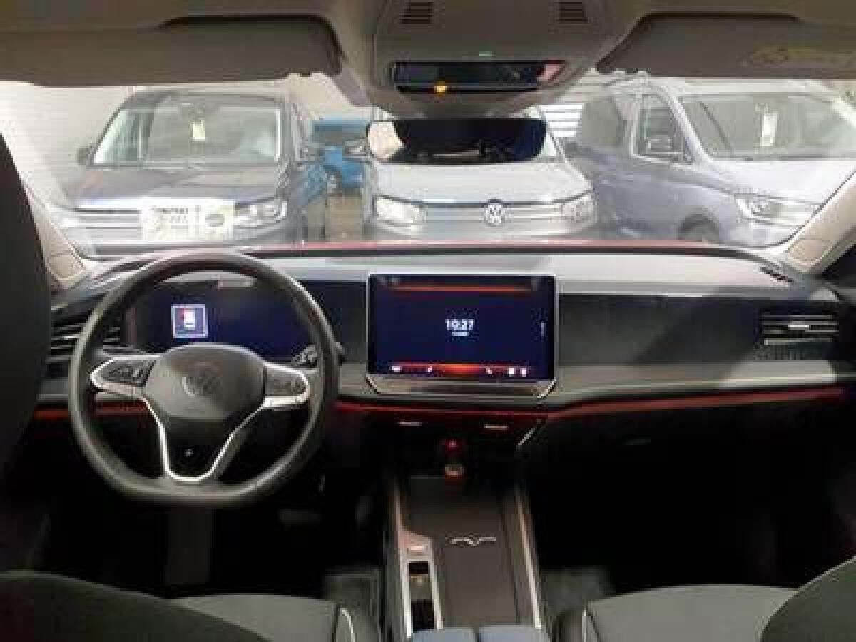 Volkswagen Passat Variant Business 1.5 eTSI 110kW DSG - IQ.Drive LED AHK Area View SHZ LM Navi CarPlay Digital Cockpit