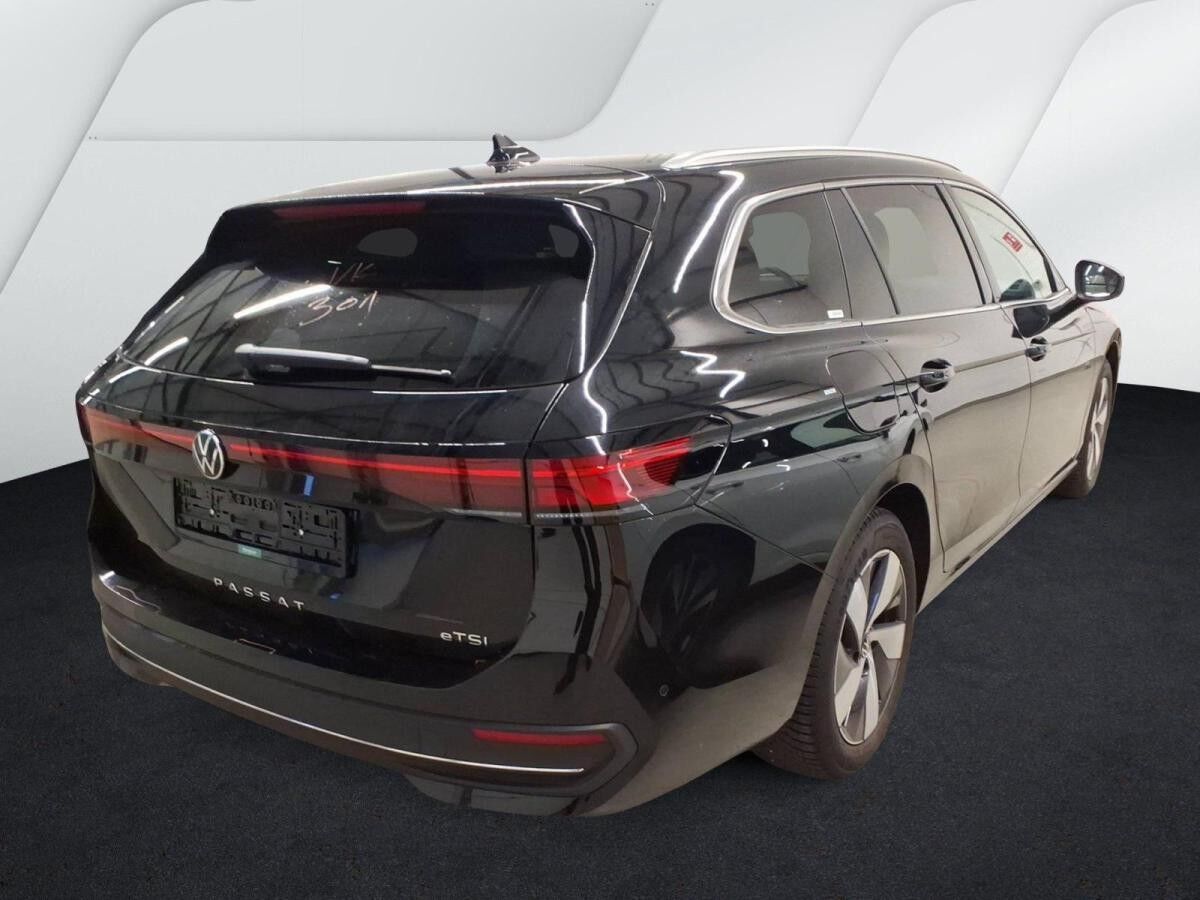 Volkswagen Passat Variant 1.5 eTSI 110kW DSG - LED Massage SHZ Area View Navi IQ.Drive AHK CarPlay LM Digital Cockpit