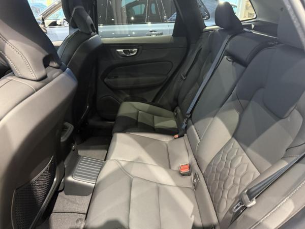 Volvo XC60 T6 AWD Plus Dark Plug-In (EURO 6d) Klima