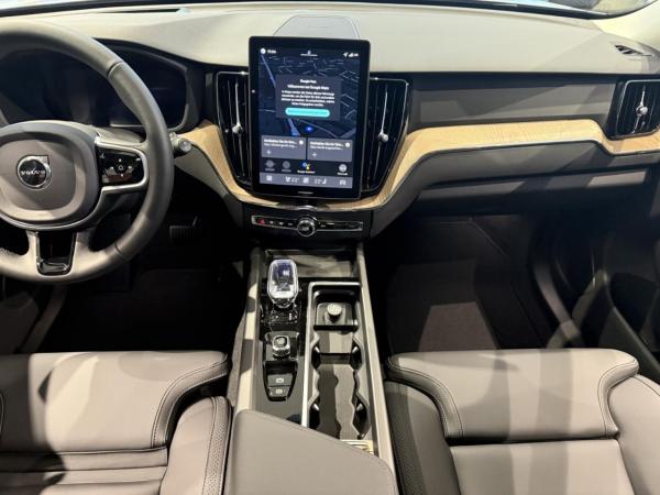 Volvo XC60 T6 AWD Plus Dark Plug-In (EURO 6d) Klima