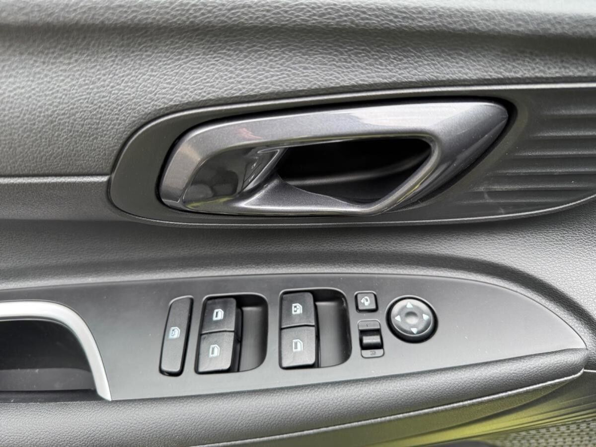 Hyundai i20 FL (MY25) 1.0 T-GDI 100 PS Trend, Lichtpaket