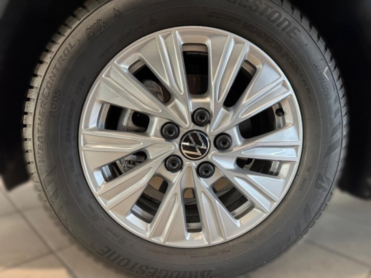 Volkswagen California NFZBeach Tour Motor: 2,0 l TDI SCR 1 Volkswagen California NFZBeach Tour Motor: 2,0 l TDI SCR 1