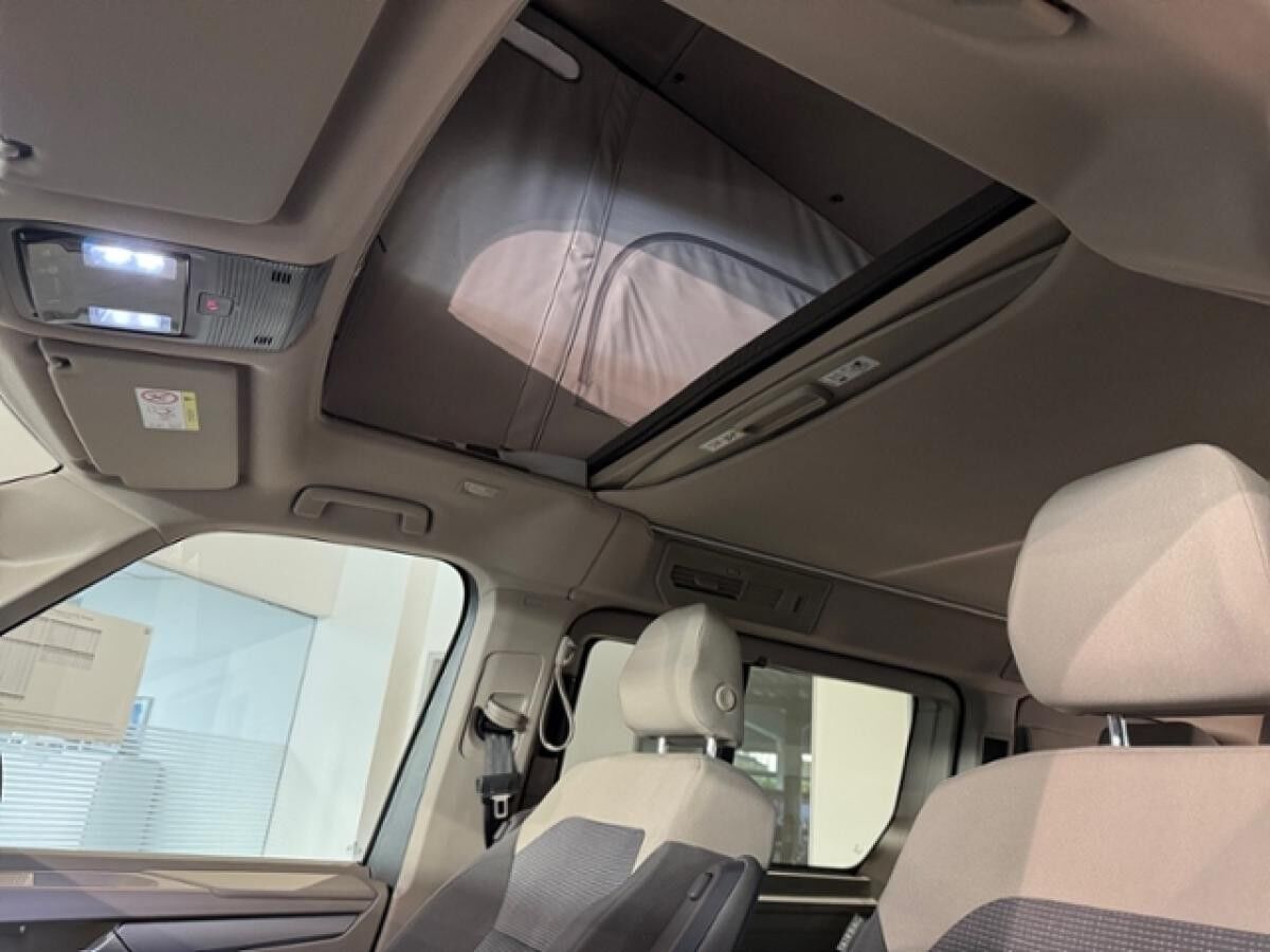 Volkswagen California NFZBeach Tour Motor: 2,0 l TDI SCR 1 Volkswagen California NFZBeach Tour Motor: 2,0 l TDI SCR 1