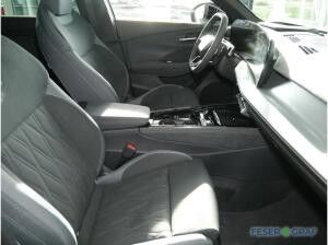 Audi Q3 SUV e-hybrid S tronic Audi Q3 SUV e-hybrid S tronic