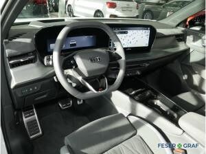 Audi Q3 SUV e-hybrid S tronic Audi Q3 SUV e-hybrid S tronic