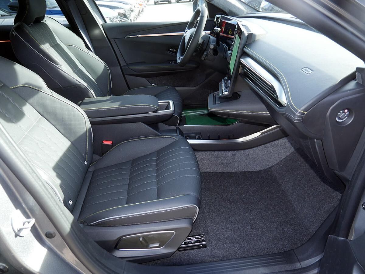 Renault Scenic E-Tech Iconic 220 Long Range