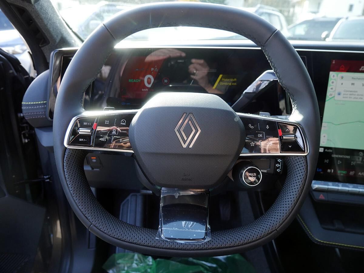 Renault Scenic E-Tech Iconic 220 Long Range