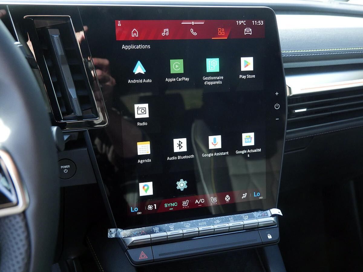 Renault Scenic E-Tech Iconic 220 Long Range