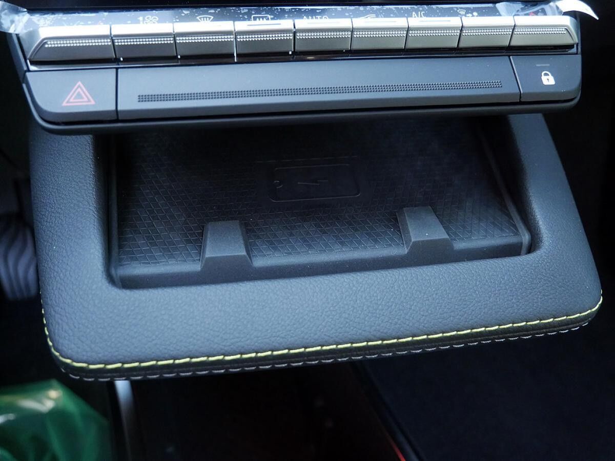 Renault Scenic E-Tech Iconic 220 Long Range