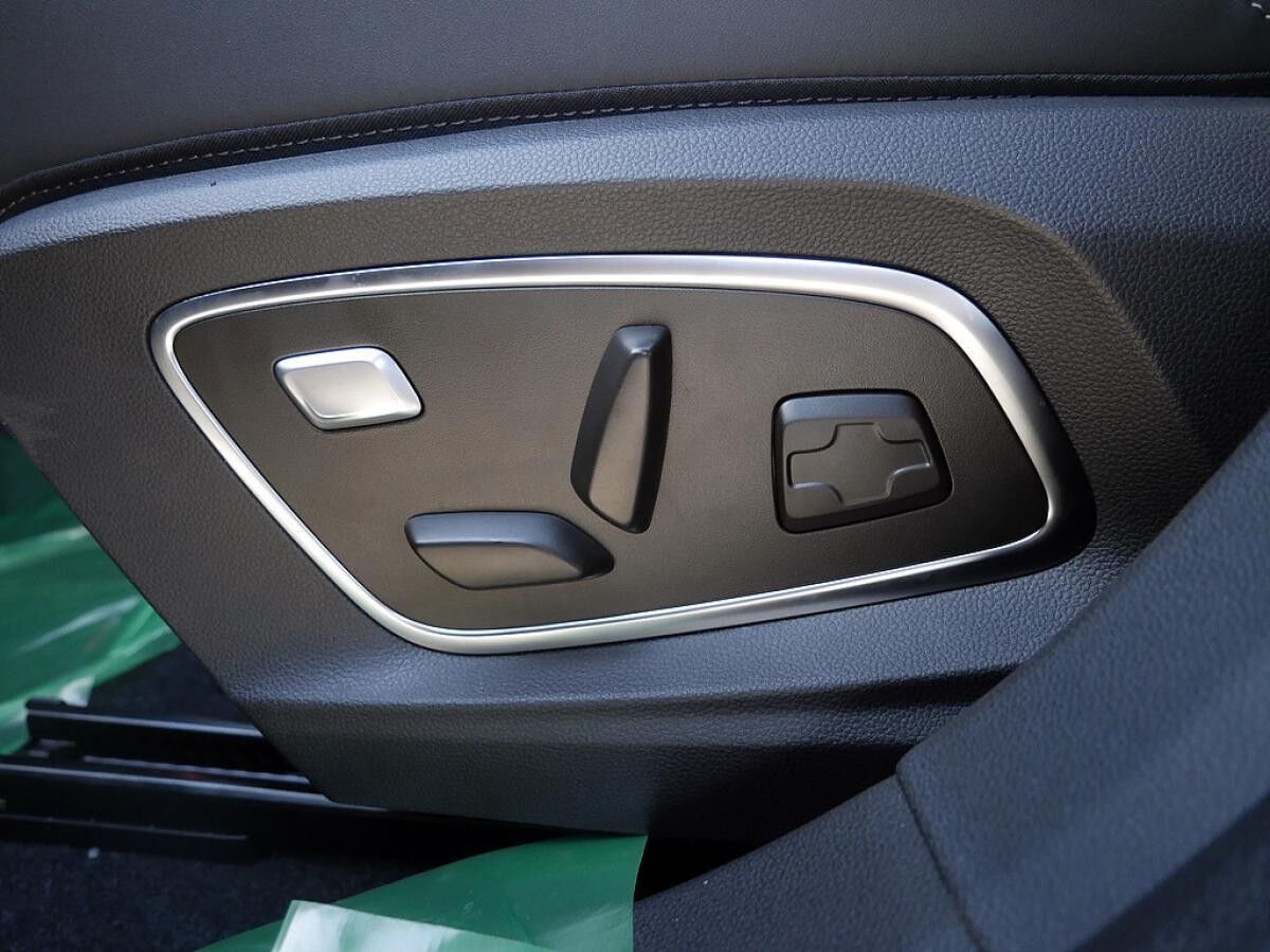 Renault Scenic E-Tech Iconic 220 Long Range