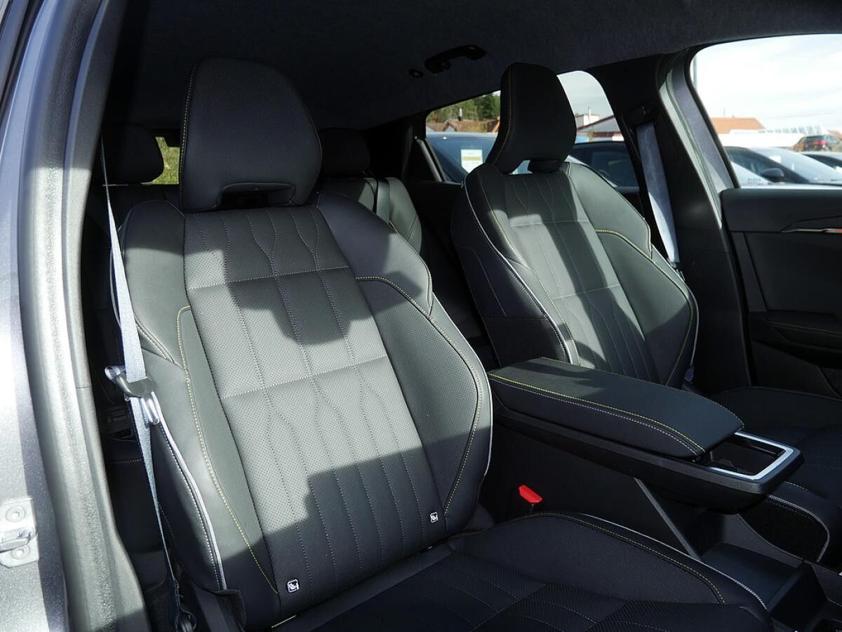 Renault Scenic E-Tech Iconic 220 Long Range