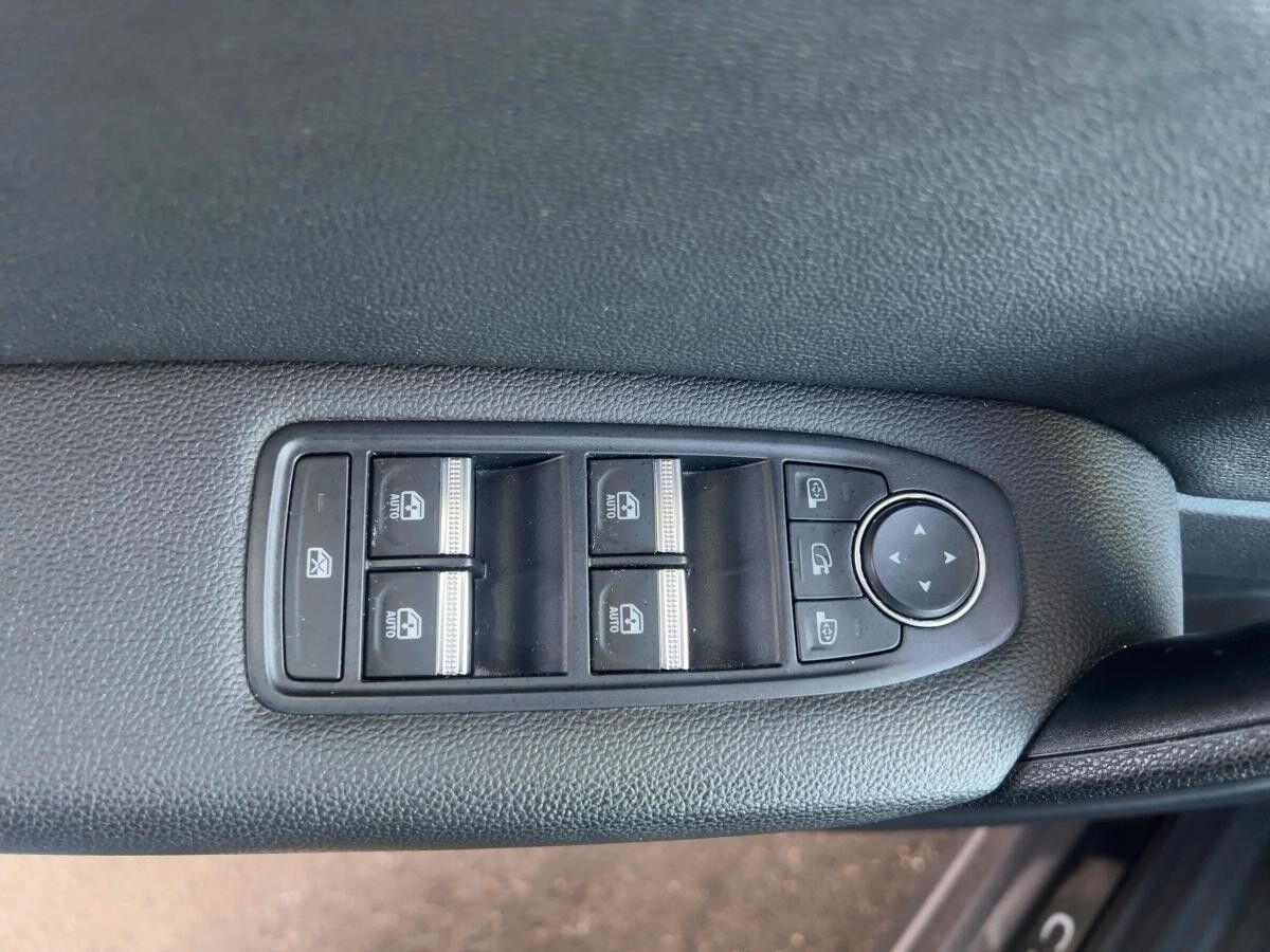 Renault Captur INTENS 1.3 TCe 140