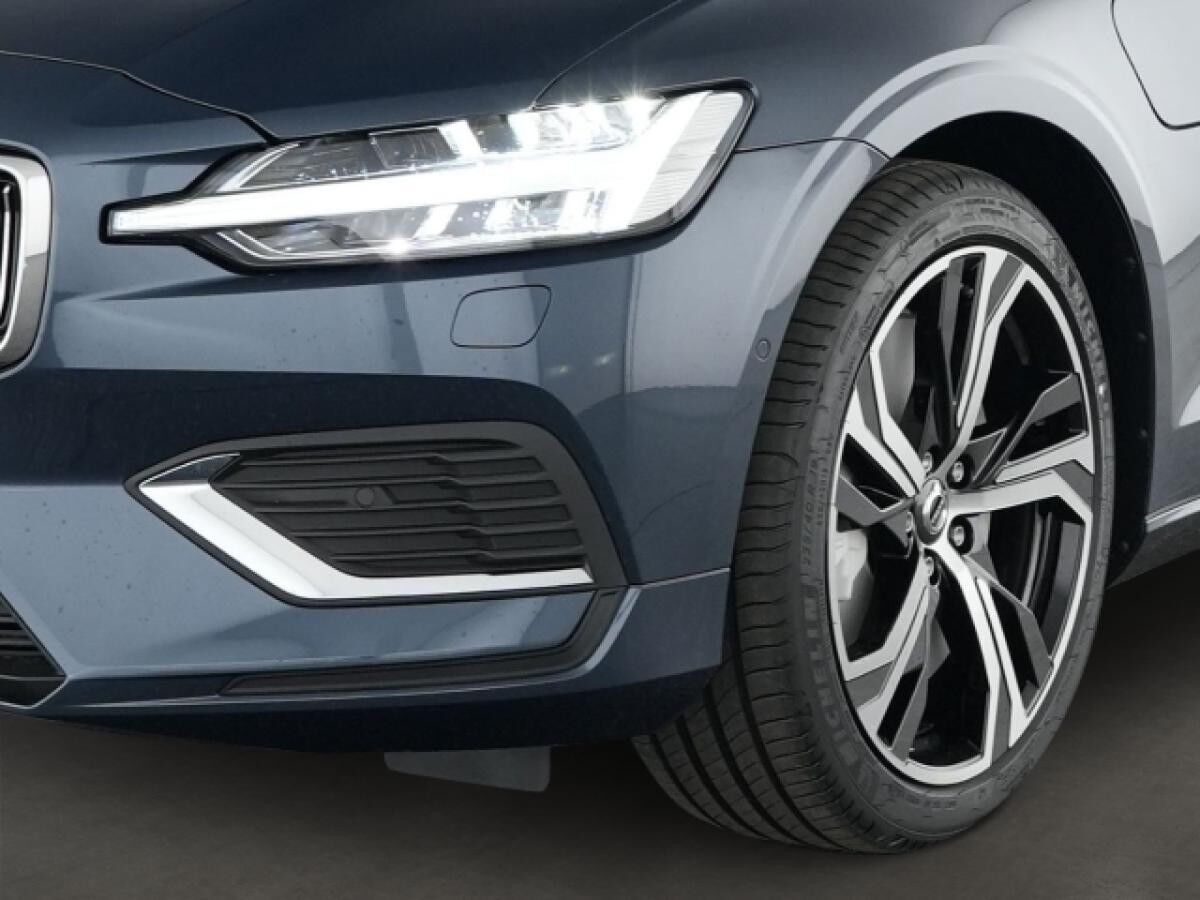 Volvo V60 T6 Plus Bright Plug-In Hybrid AWD EU6d Panoramadach Voll-LED El. Panodach Navi Leder