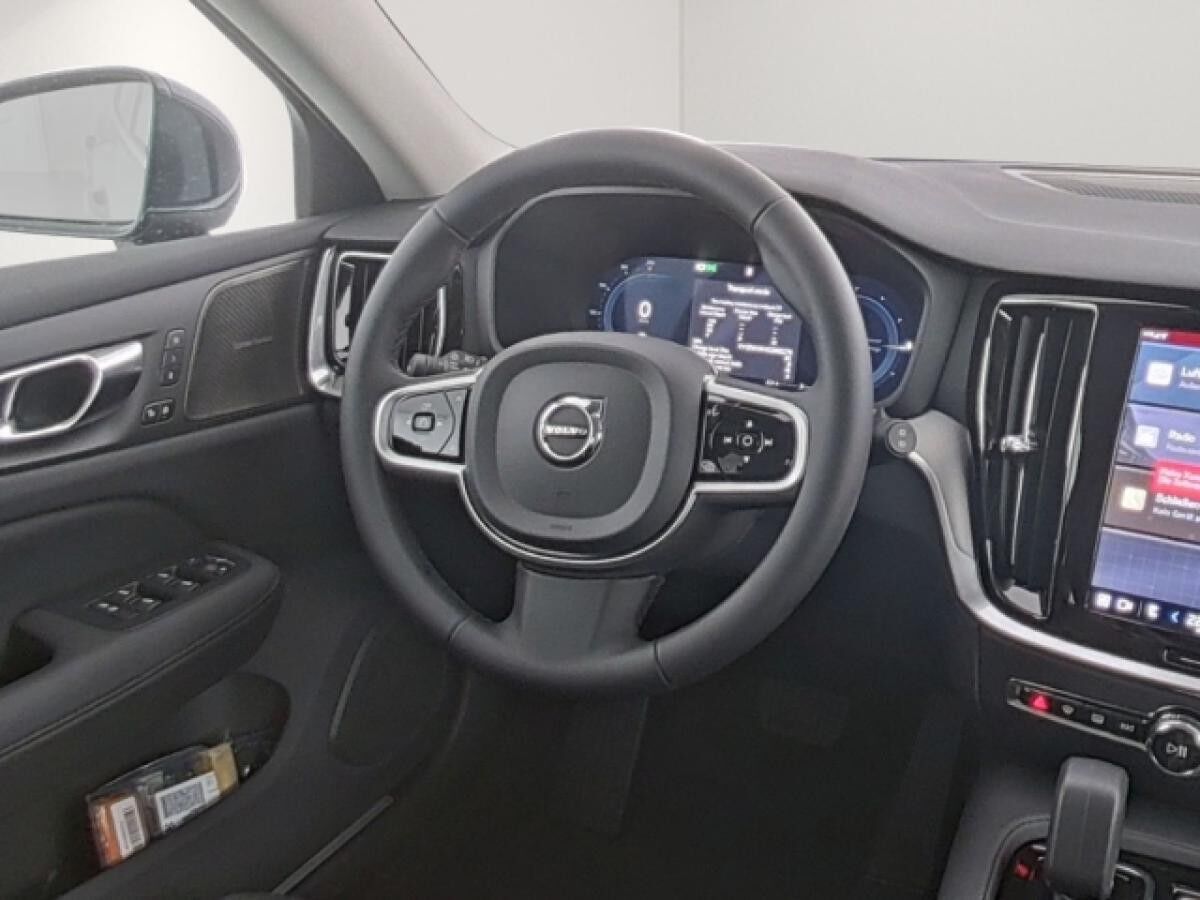 Volvo V60 T6 Plus Bright Plug-In Hybrid AWD EU6d Panoramadach Voll-LED El. Panodach Navi Leder