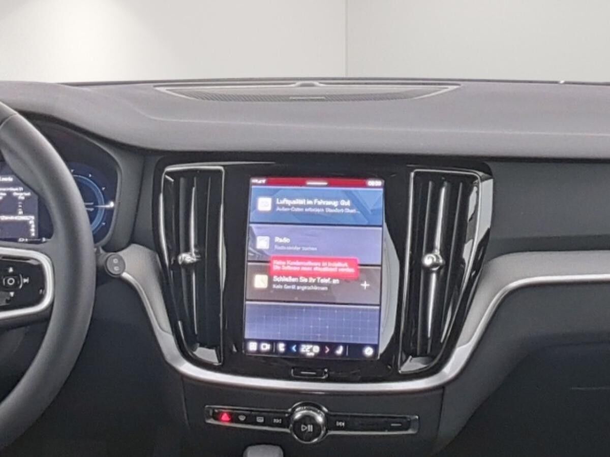 Volvo V60 T6 Plus Bright Plug-In Hybrid AWD EU6d Panoramadach Voll-LED El. Panodach Navi Leder