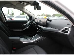 BMW 330 e xDrive Limousine *JETZT ZUSCHLAGEN + 1.190€ GUTSCHEIN ON TOP