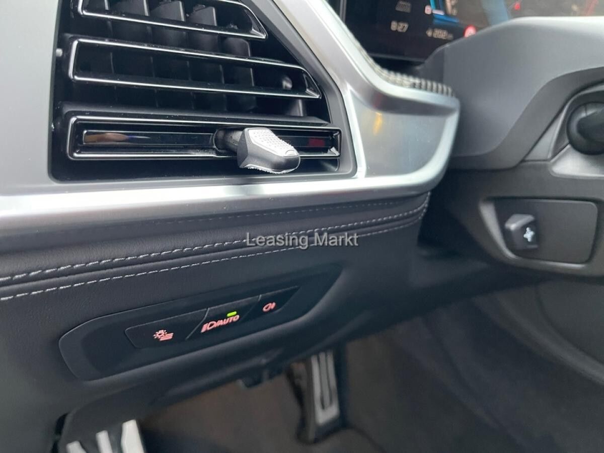 BMW X6 M Competition +Panorama Sky +Innovationspaket