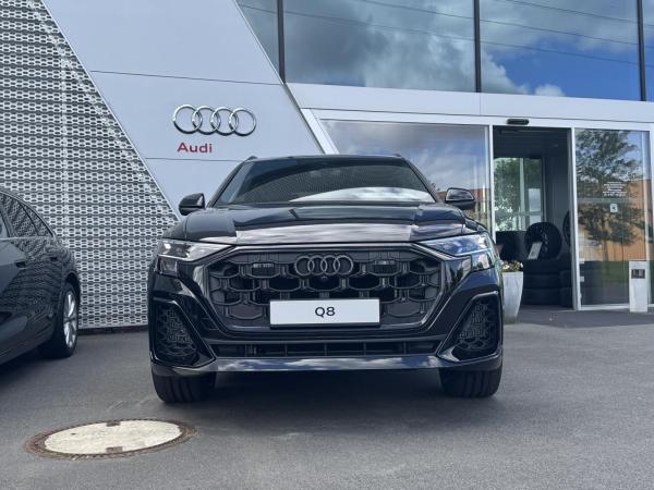 Audi Q8 55 TFSIe sline  quattro 290 kW tiptronic Vorführwagen