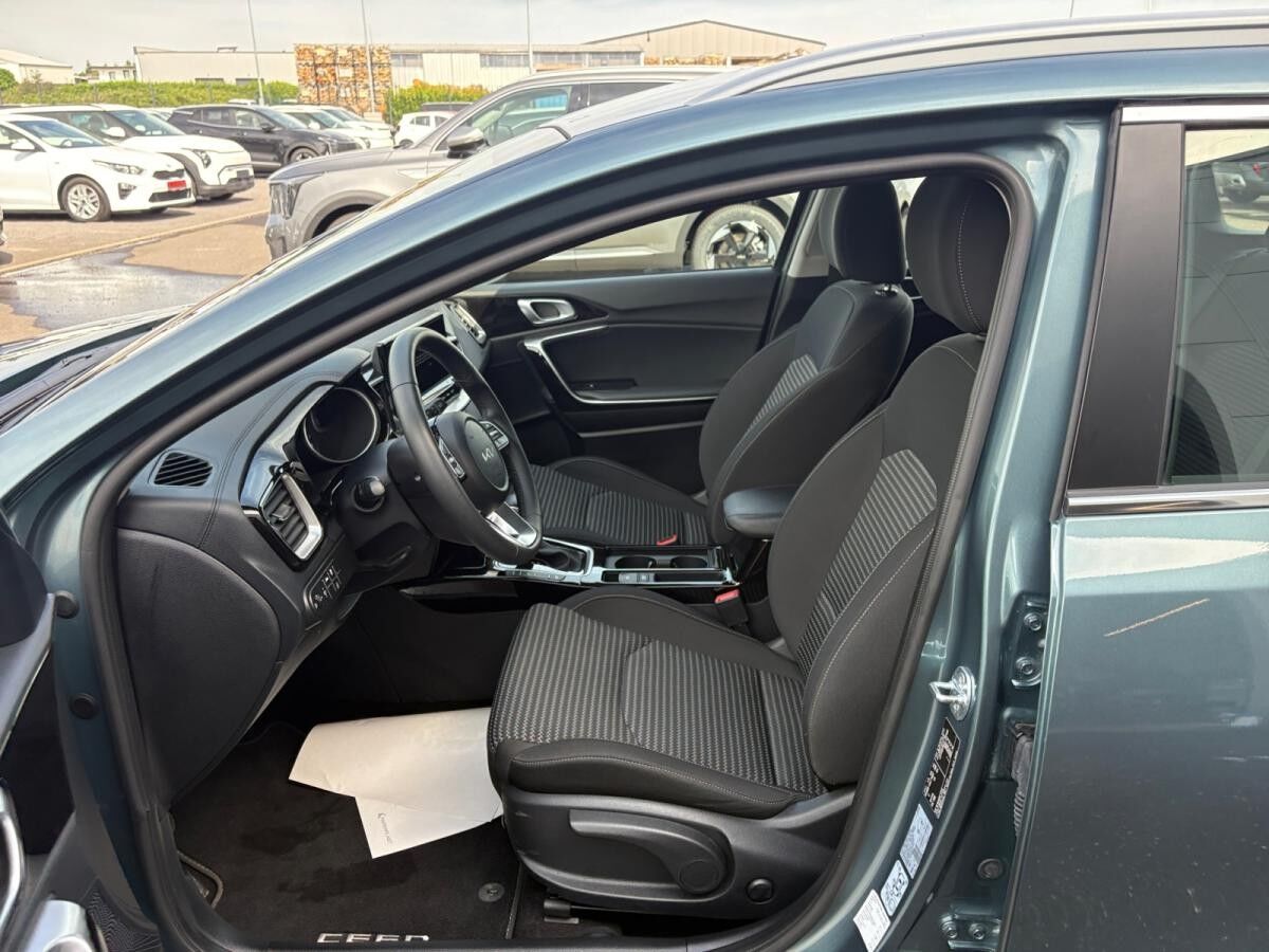 Kia Ceed SW Navi, Komfort+, Allwetterreifen  > Überführung inkl.