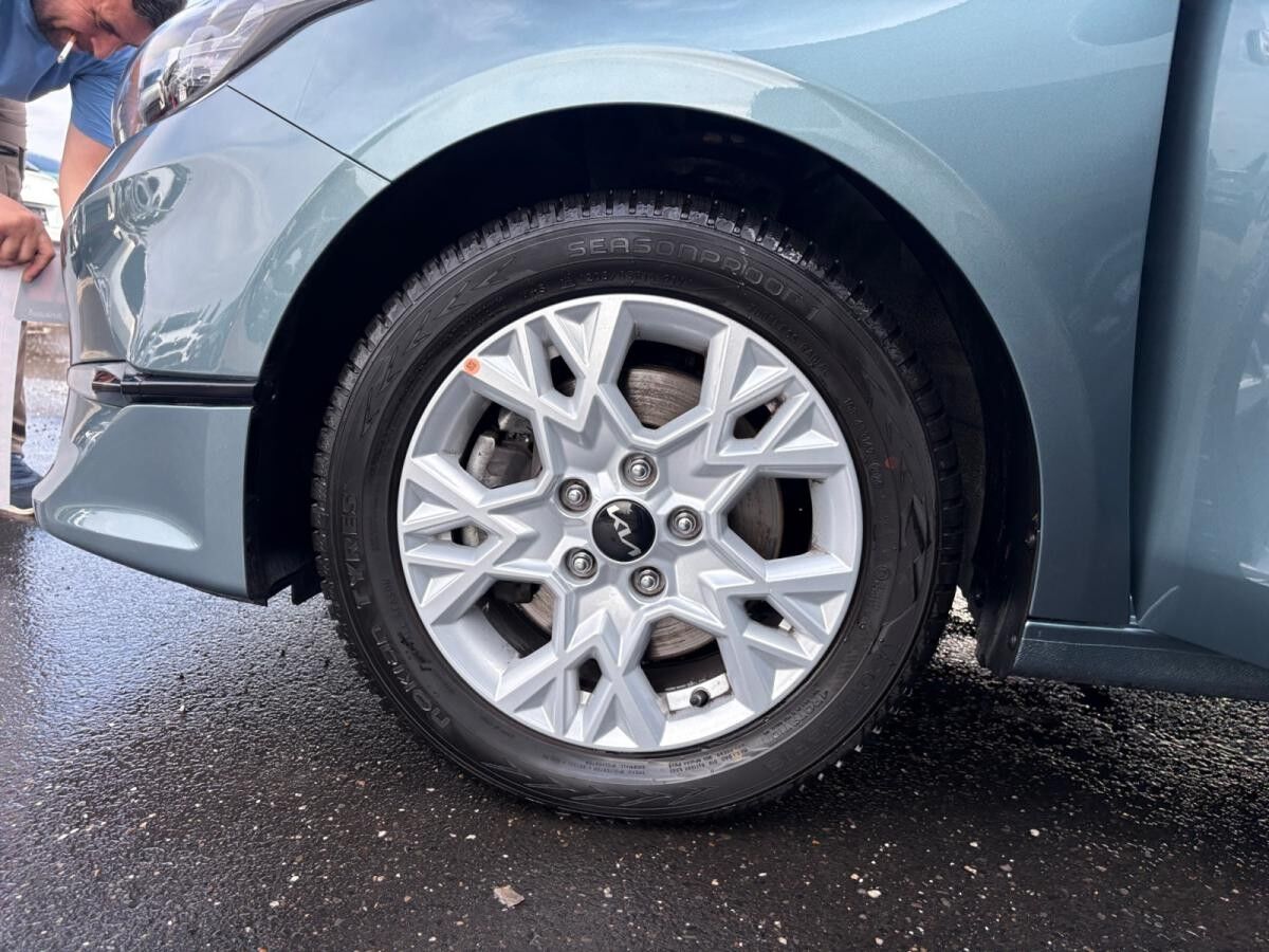 Kia Ceed SW Navi, Komfort+, Allwetterreifen  > Überführung inkl.