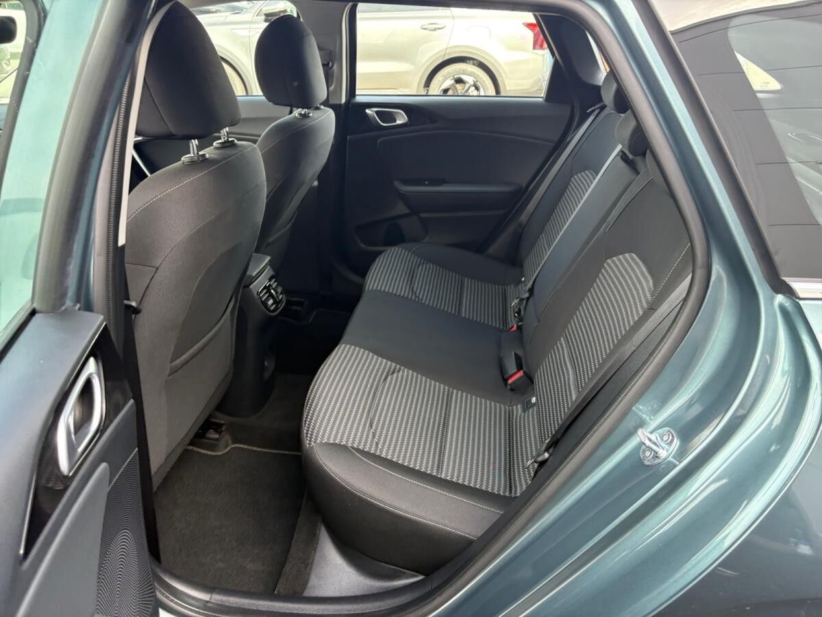 Kia Ceed SW Navi, Komfort+, Allwetterreifen  > Überführung inkl.