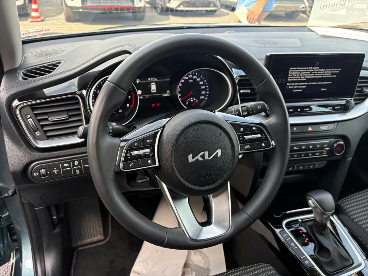 Kia Ceed SW Navi, Komfort+, Allwetterreifen  > Überführung inkl.