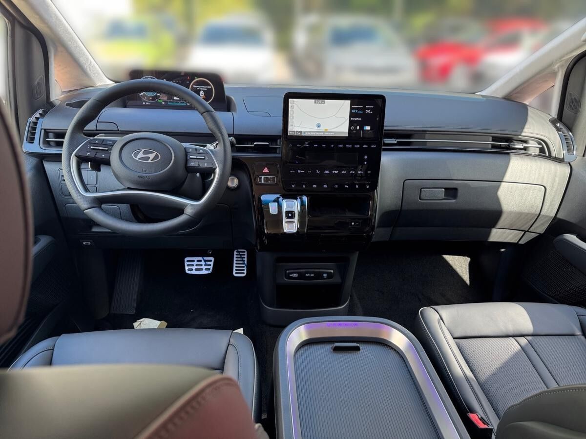 Hyundai STARIA 7-S. MY25 Hybrid 1.6 T 225PS 6-AT SIGNATURE, Pano