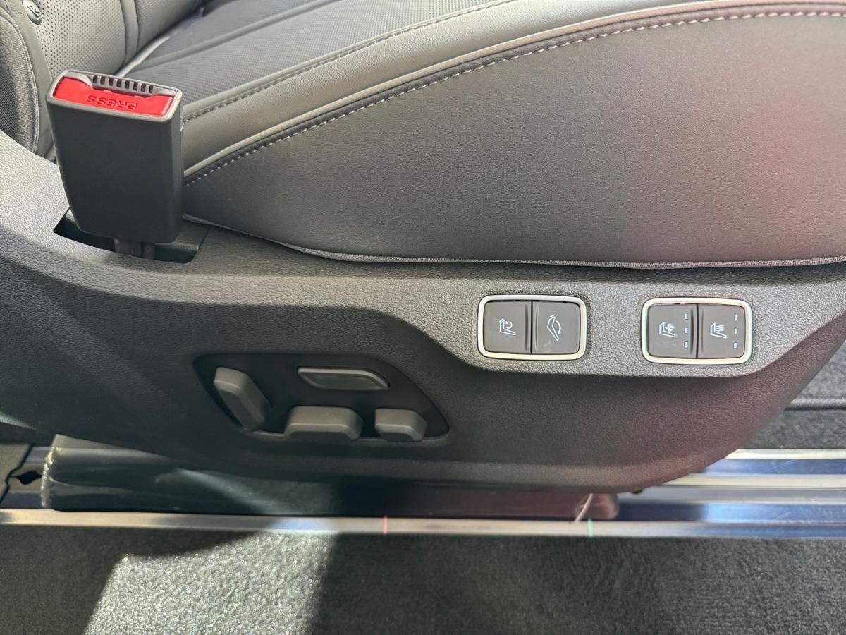 Hyundai STARIA 7-S. MY25 Hybrid 1.6 T 225PS 6-AT SIGNATURE, Pano