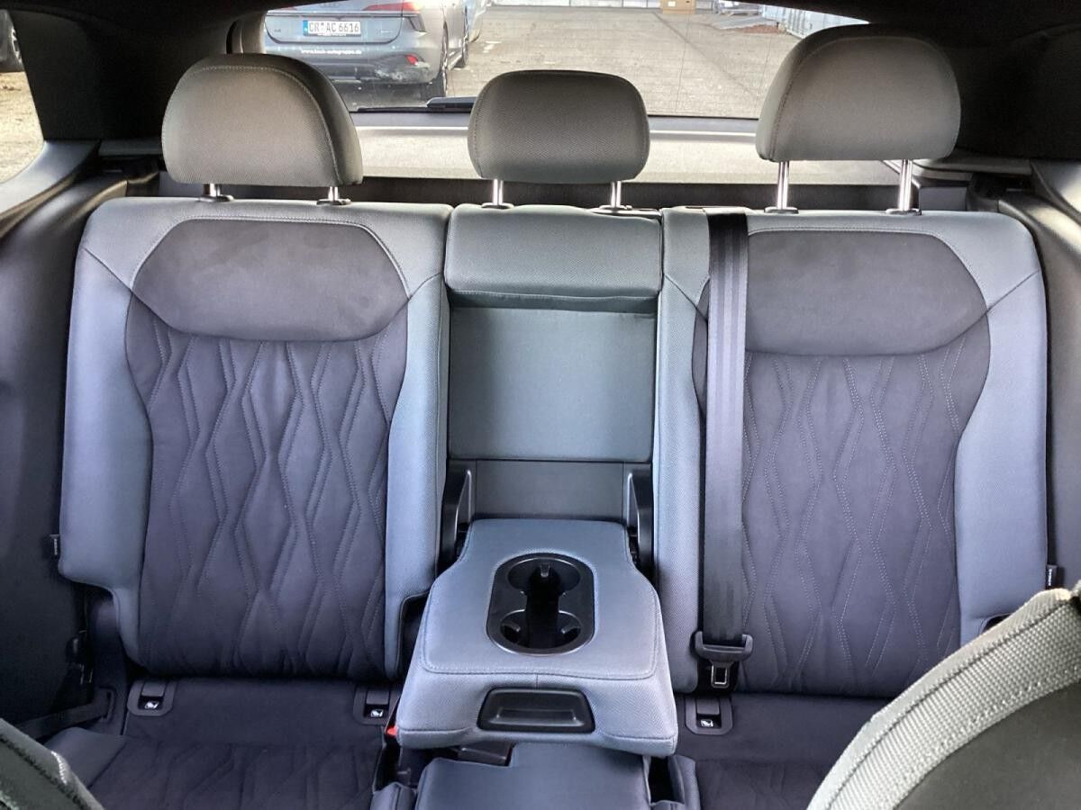 Audi Q3 SUV e-hybrid S tronic