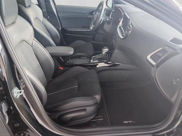 Kia Ceed 1.5T GT-Line Technologie Paket Glasdach Leder
