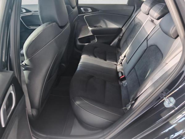 Kia Ceed 1.5T GT-Line Technologie Paket Glasdach Leder