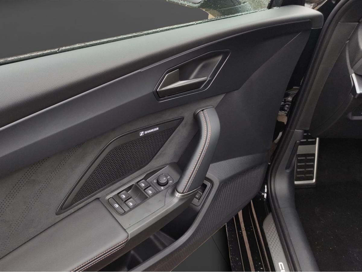 Cupra Leon Sportstourer 1.5 e-HYBRID VZ AHK Matrix LED Cupra Leon Sportstourer 1.5 e-HYBRID VZ AHK Matrix LED