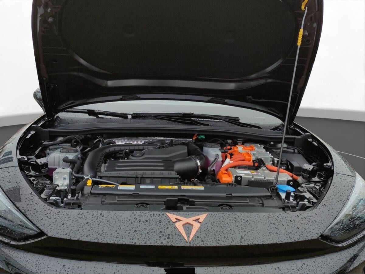 Cupra Leon Sportstourer 1.5 e-HYBRID VZ AHK Matrix LED Cupra Leon Sportstourer 1.5 e-HYBRID VZ AHK Matrix LED